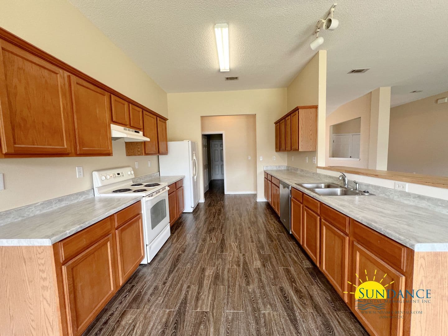 Crestview House: 5434 East Brook Drive