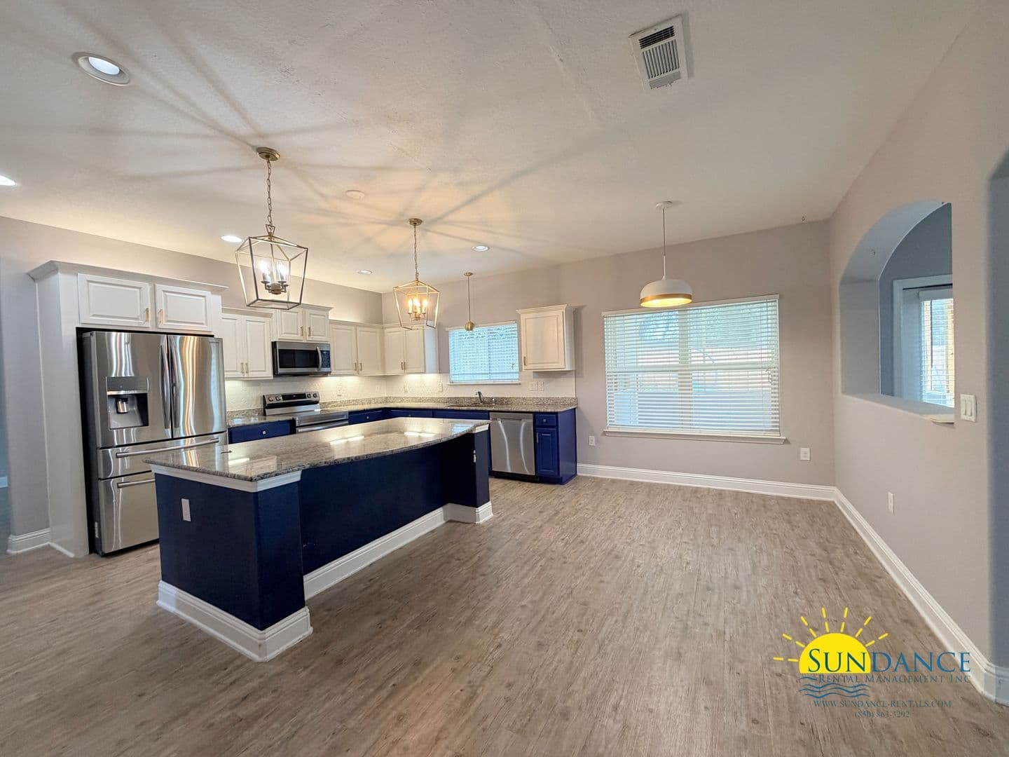 Navarre House: 8565 Holley Hills Circle