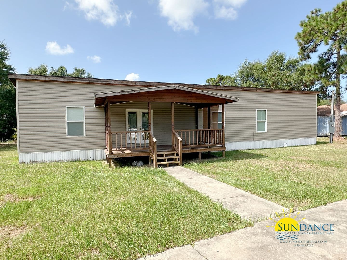 Navarre House: 8415 Tortuga Street