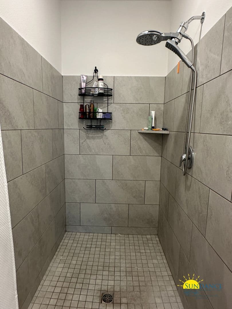 Pace House: 6278 Buckthorn Circle