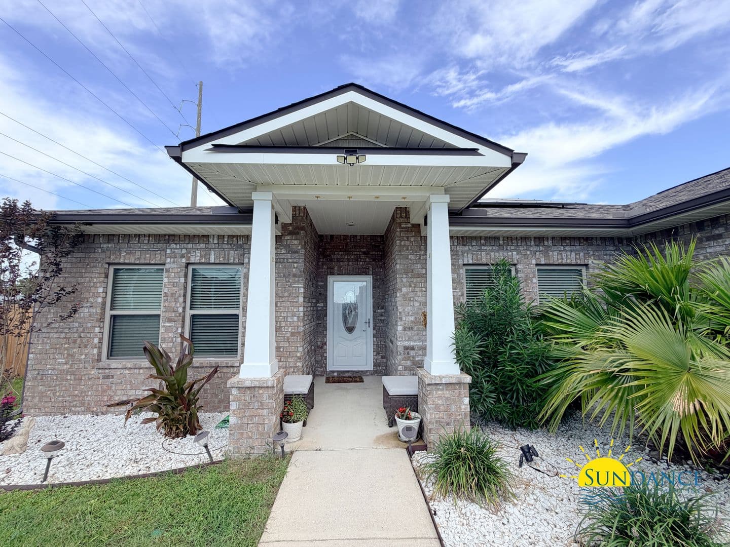 Mary Esther House: 2 W Casa Loma Drive
