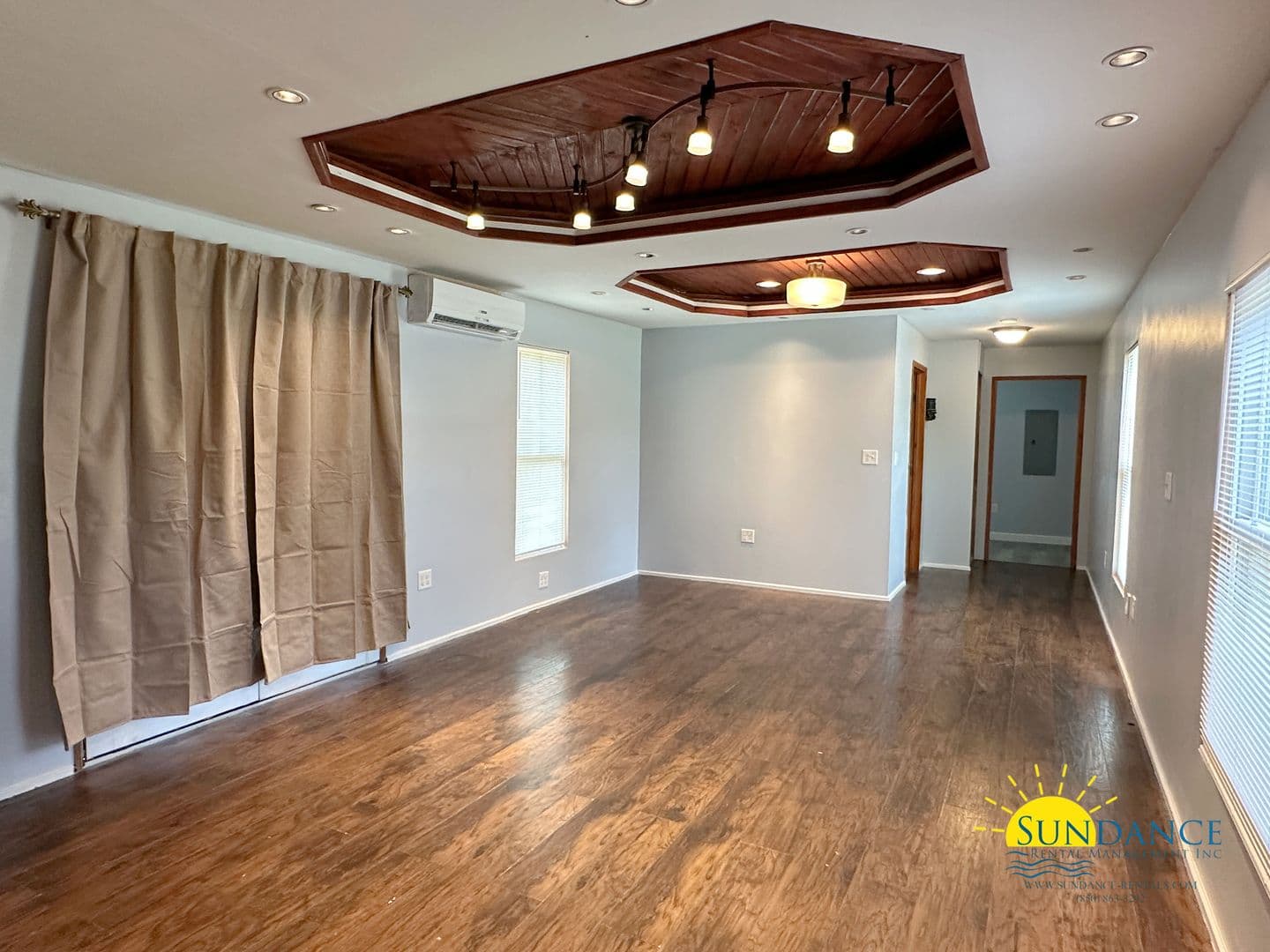 Navarre House: 8415 Tortuga Street