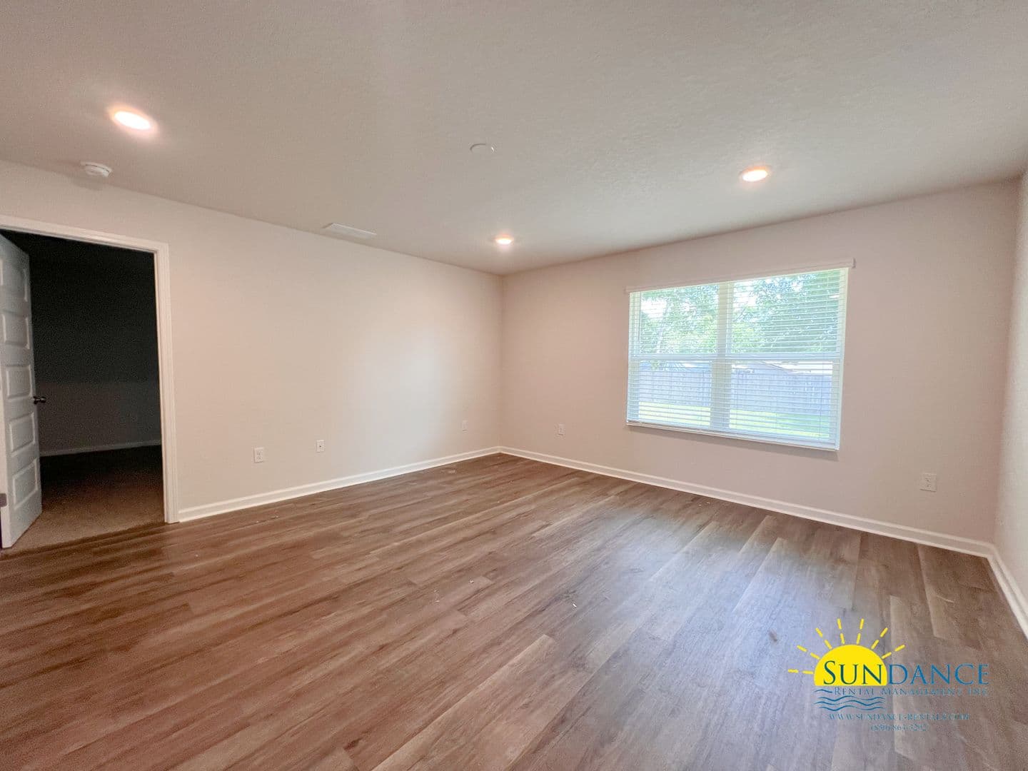 Crestview House: 5374 Wyndell Circle