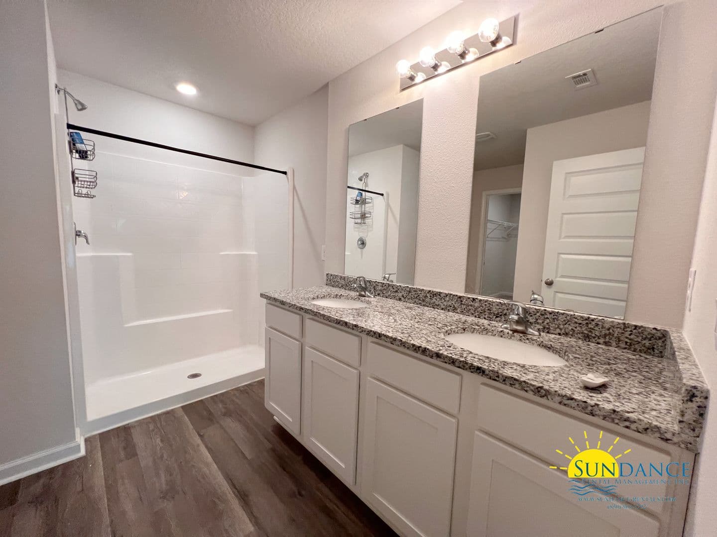Crestview House: 5374 Wyndell Circle
