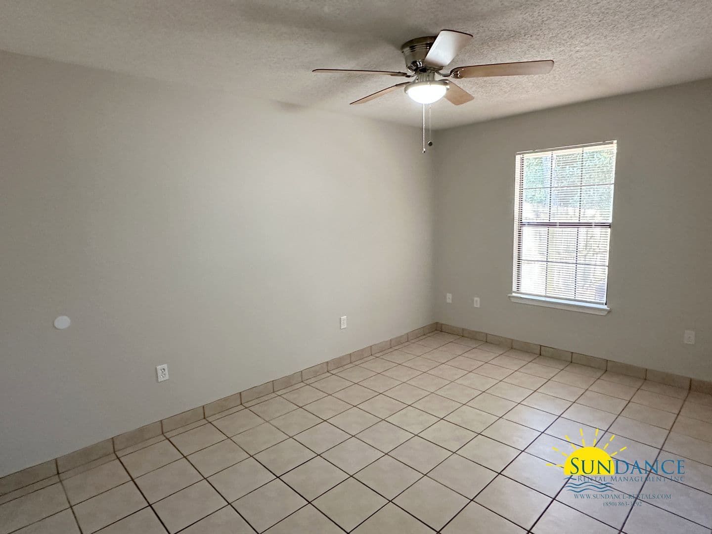 Navarre House: 2280 Jeannie Street