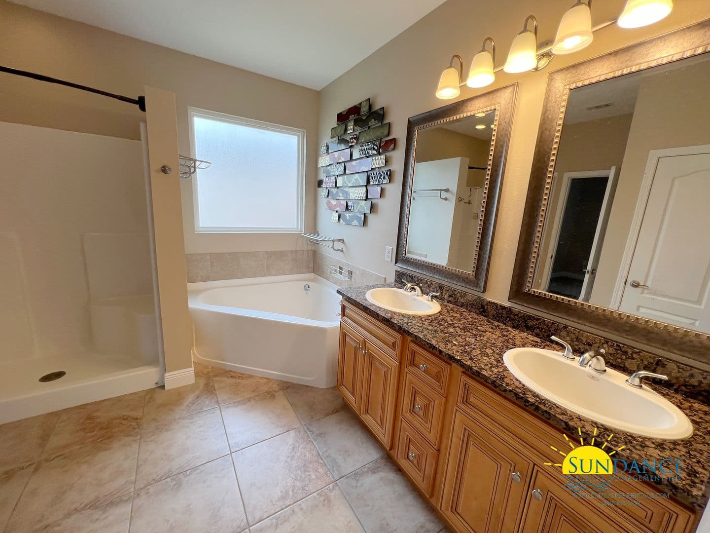 Crestview House: 539 Tom Sawyer Lane