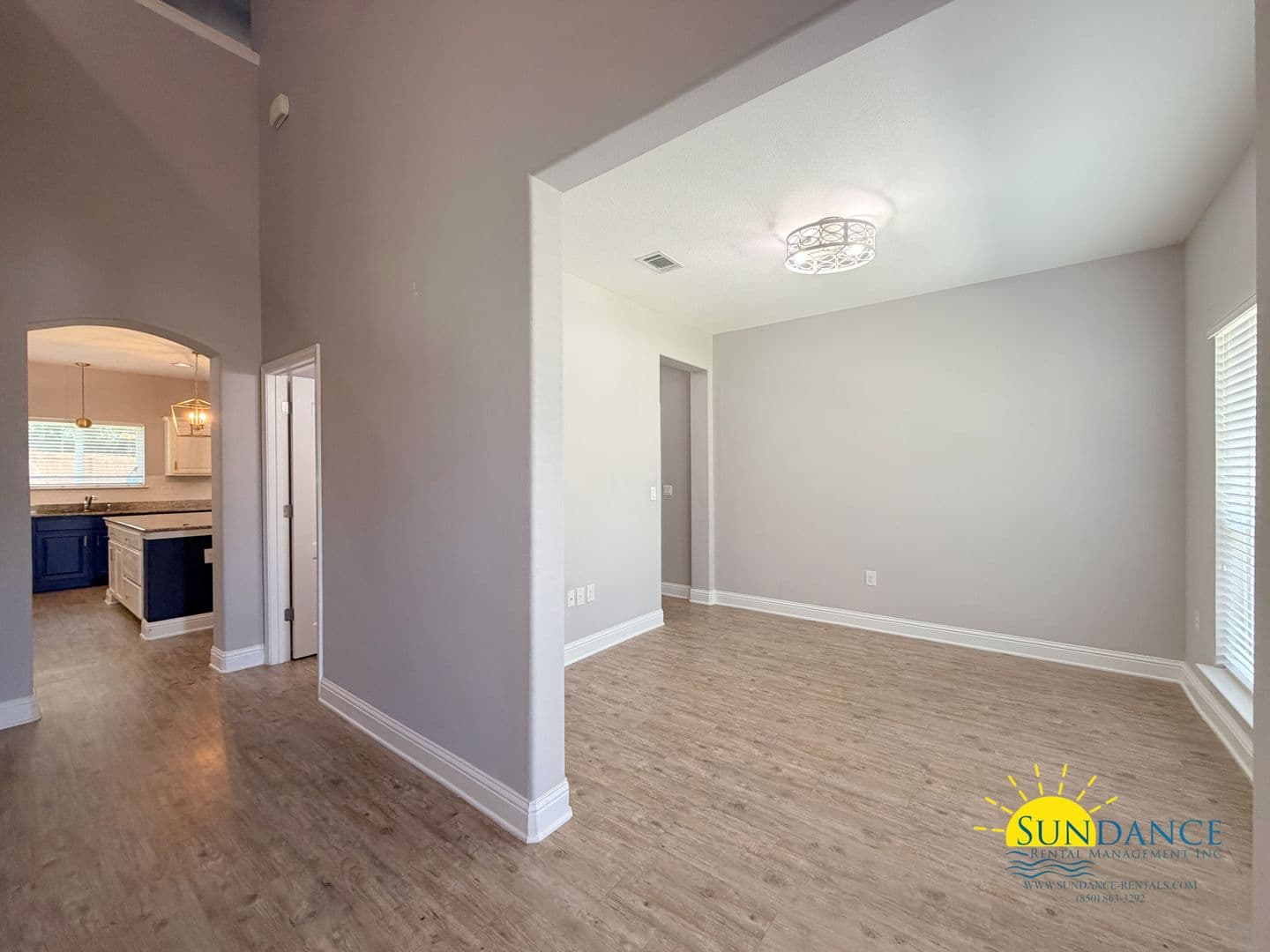 Navarre House: 8565 Holley Hills Circle