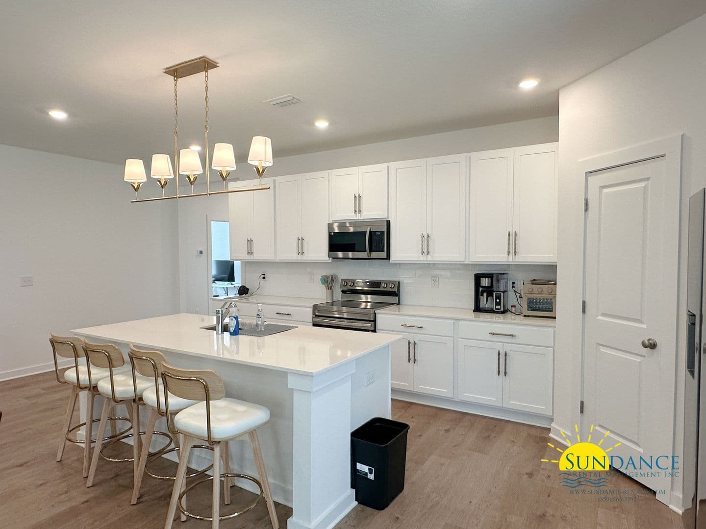 Pace House: 6278 Buckthorn Circle