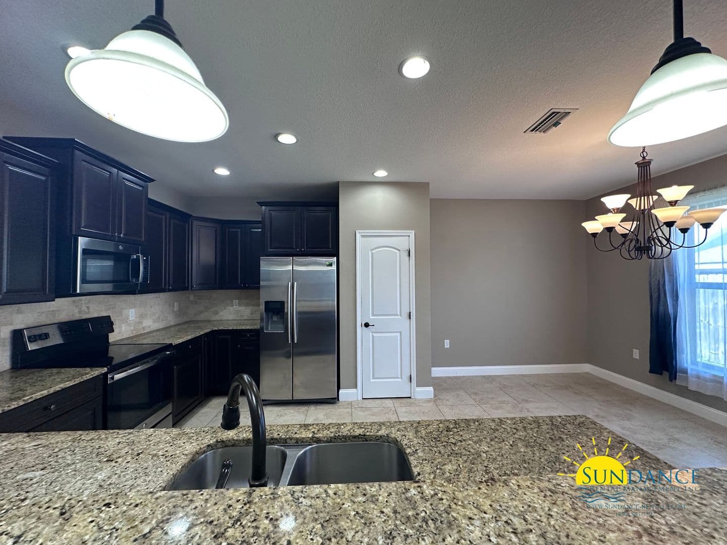 Mary Esther House: 438 Bay Oaks Drive