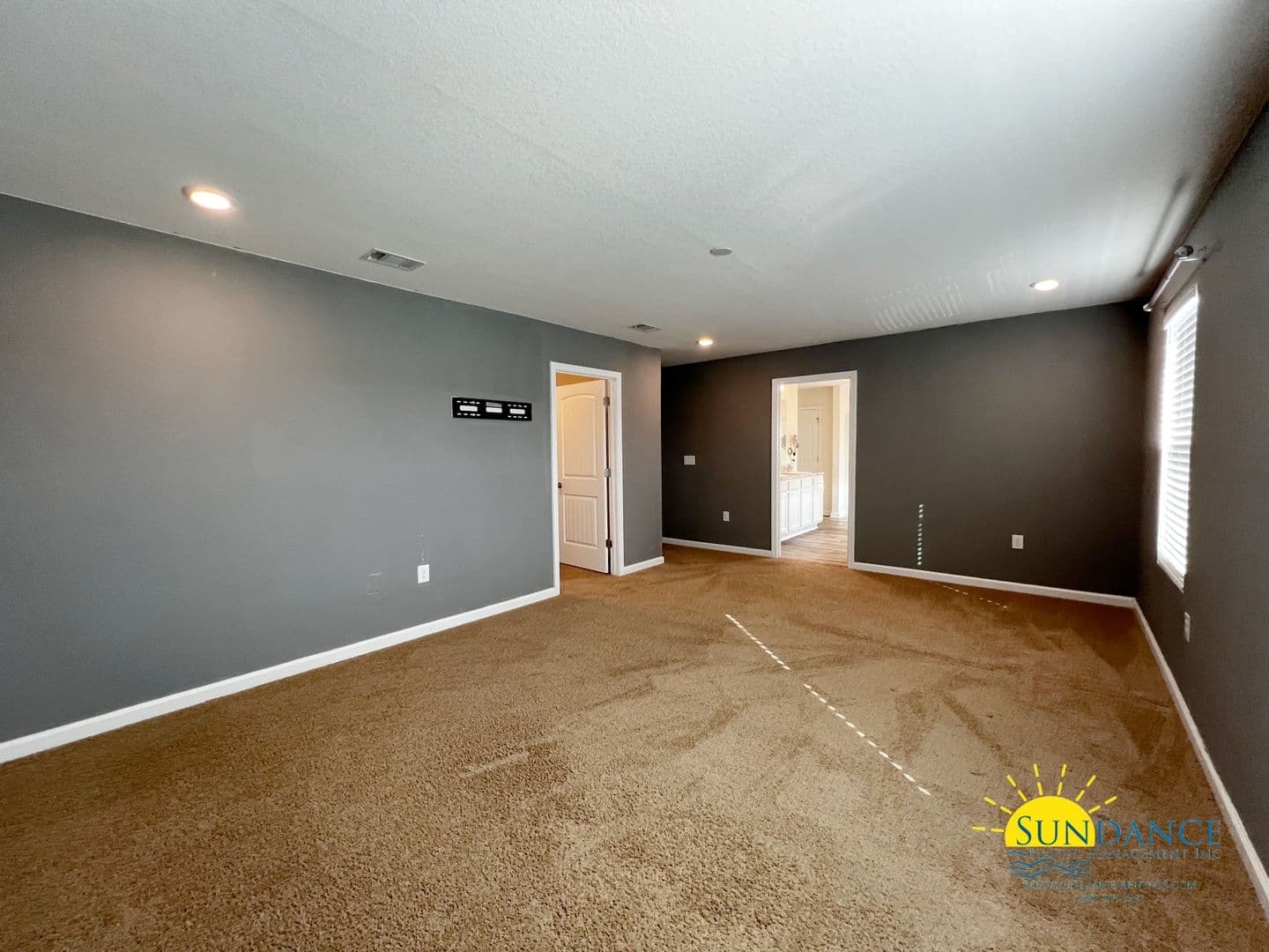 Crestview House: 930 Merganser Way