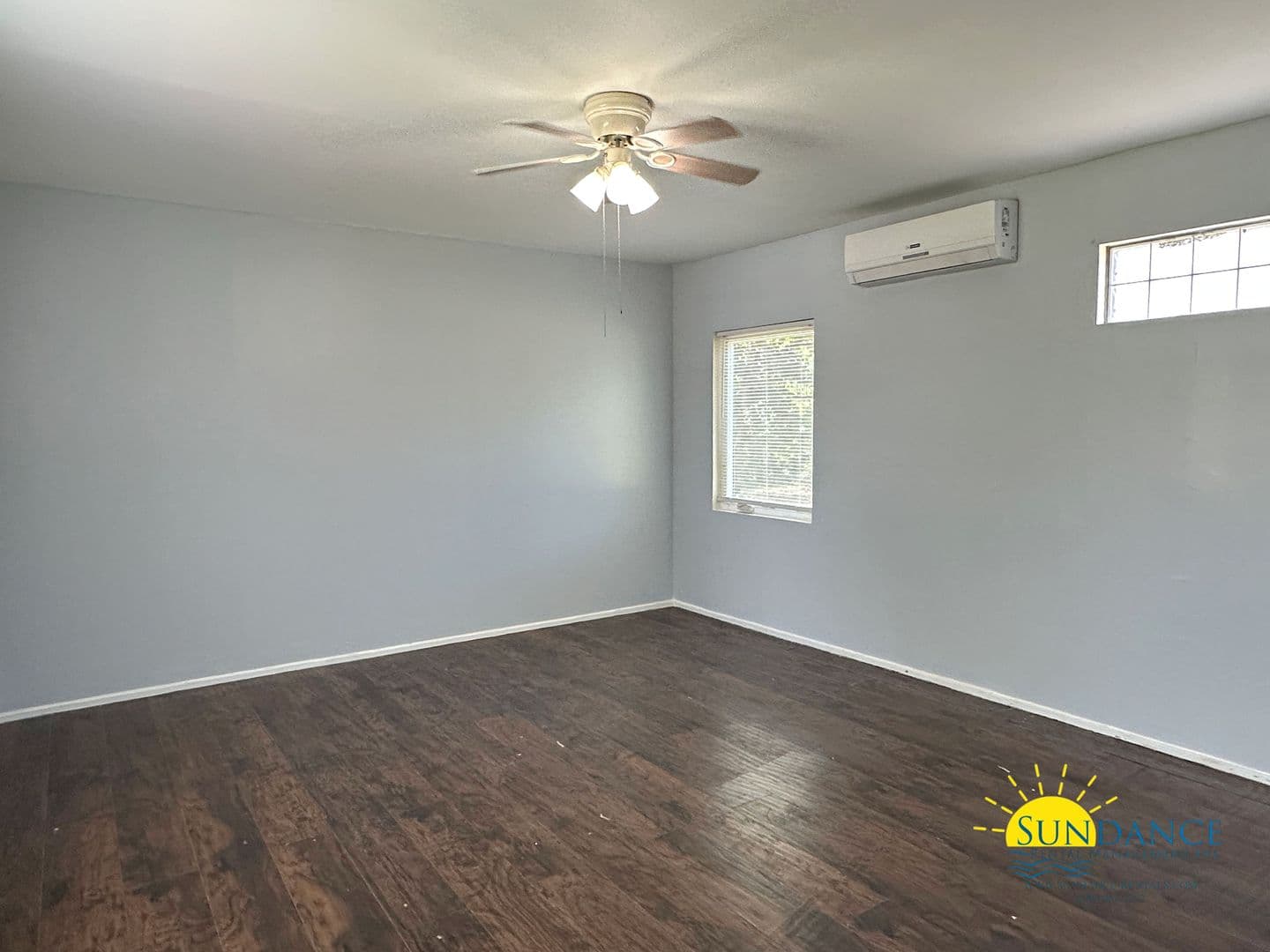 Navarre House: 8415 Tortuga Street