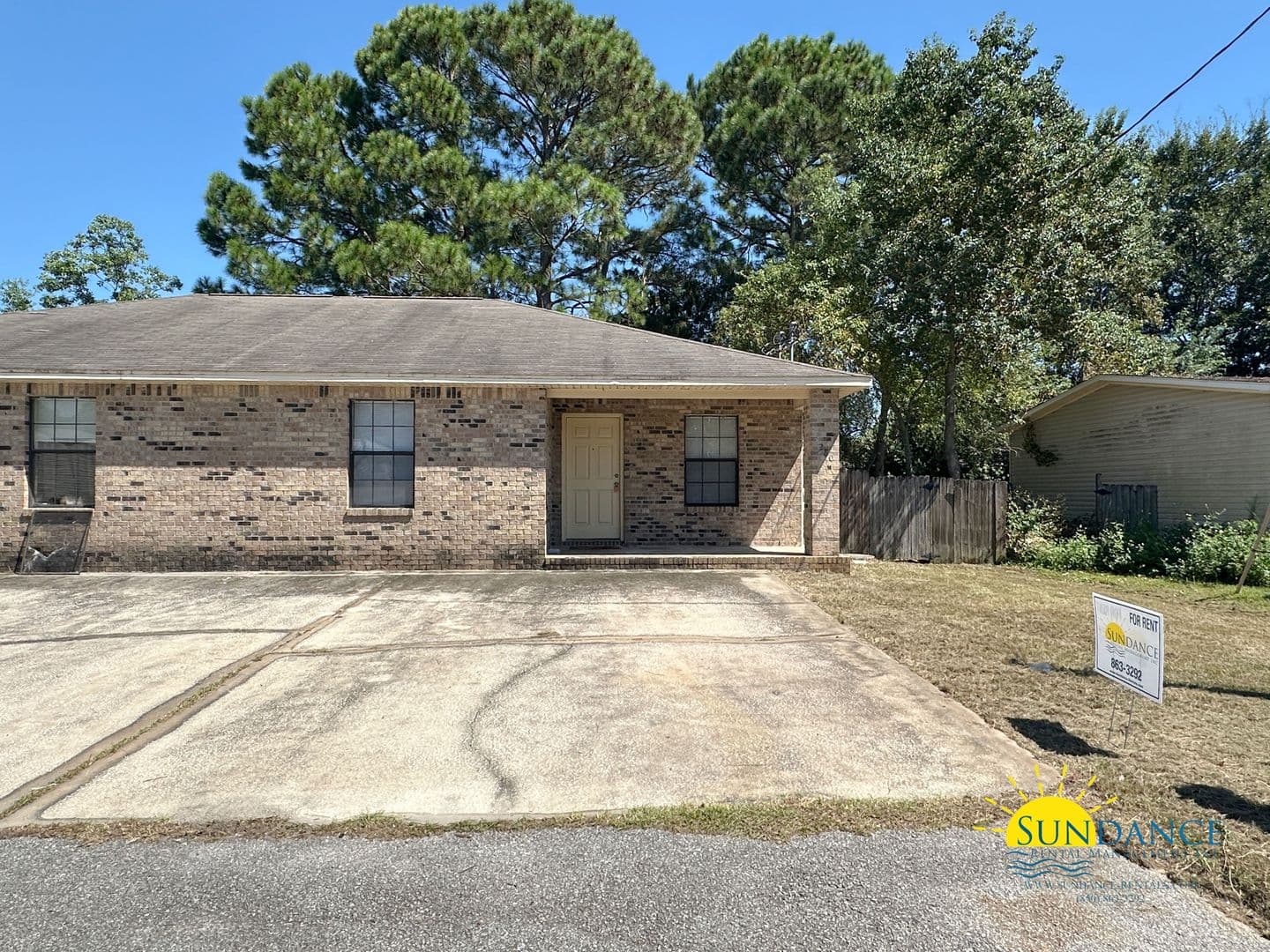 Navarre House: 2280 Jeannie Street