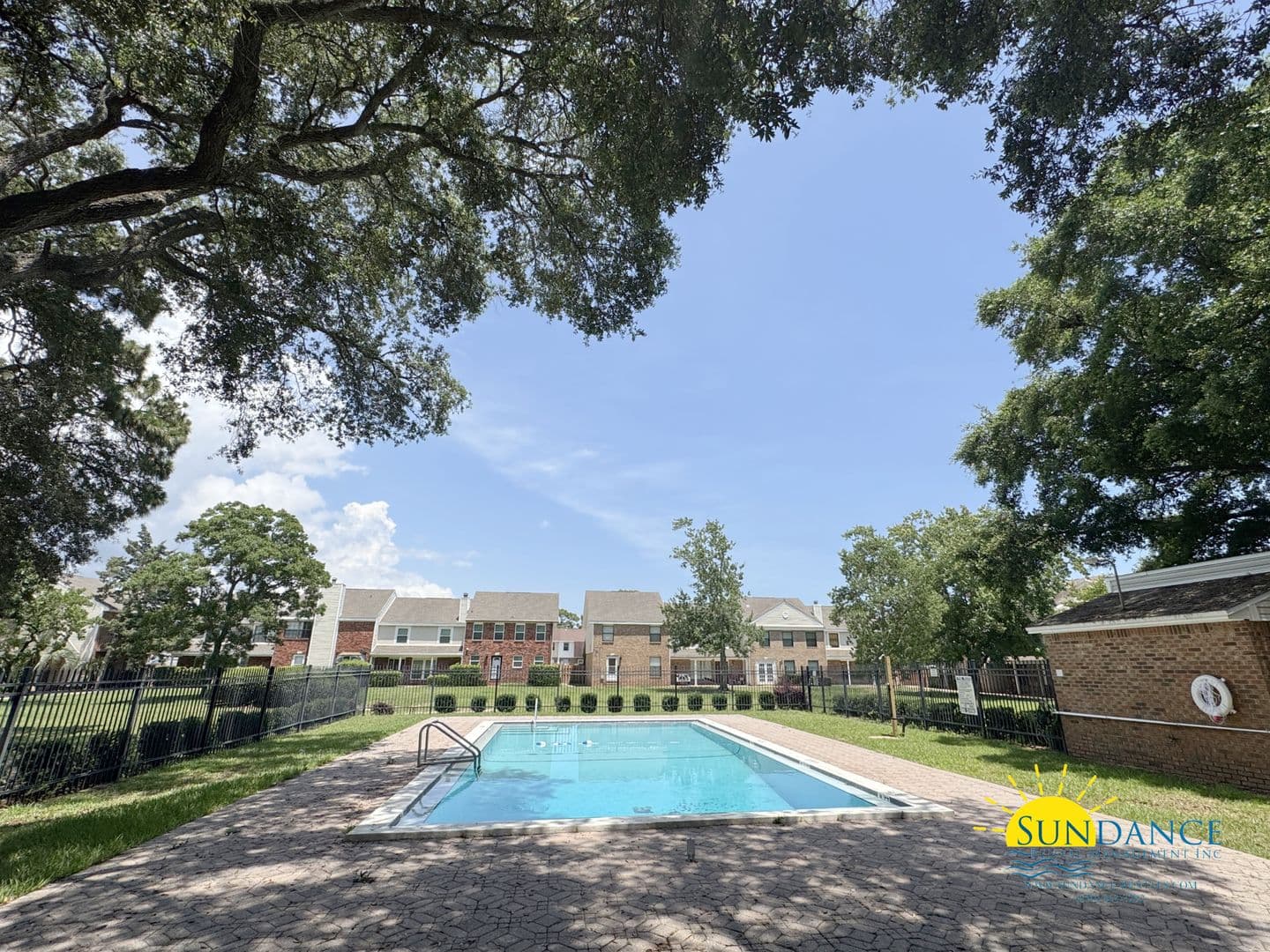 Shalimar Townhome: 133 4th Avenue