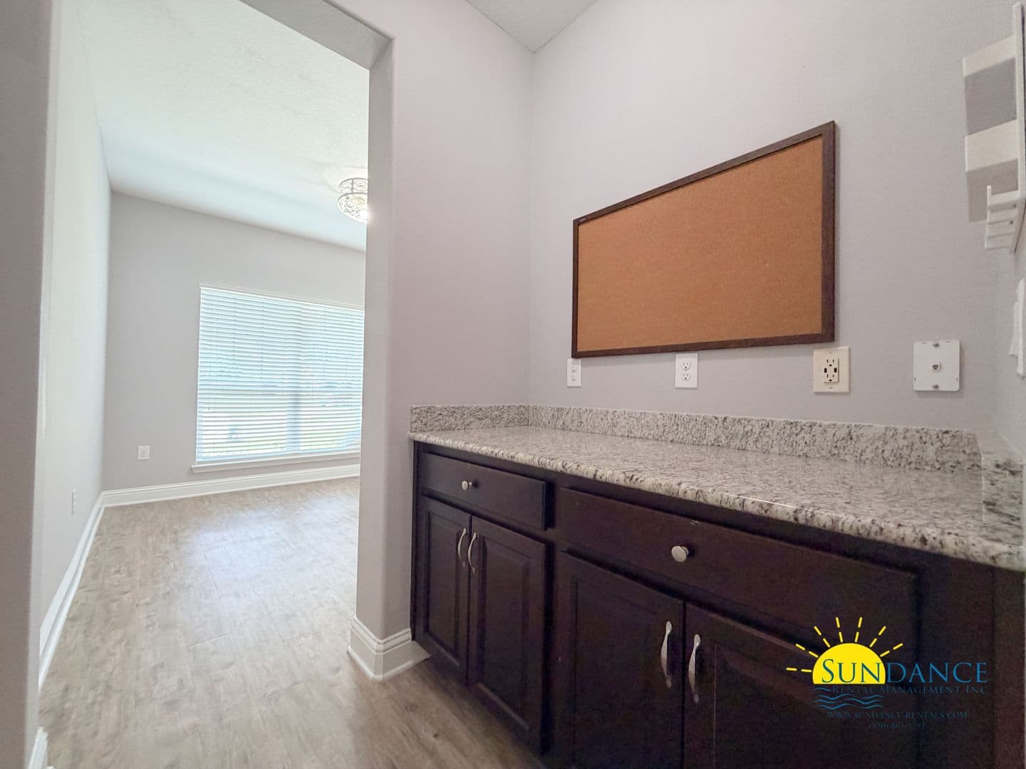 Navarre House: 8565 Holley Hills Circle