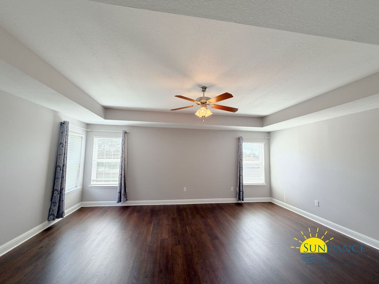 Navarre House: 8565 Holley Hills Circle