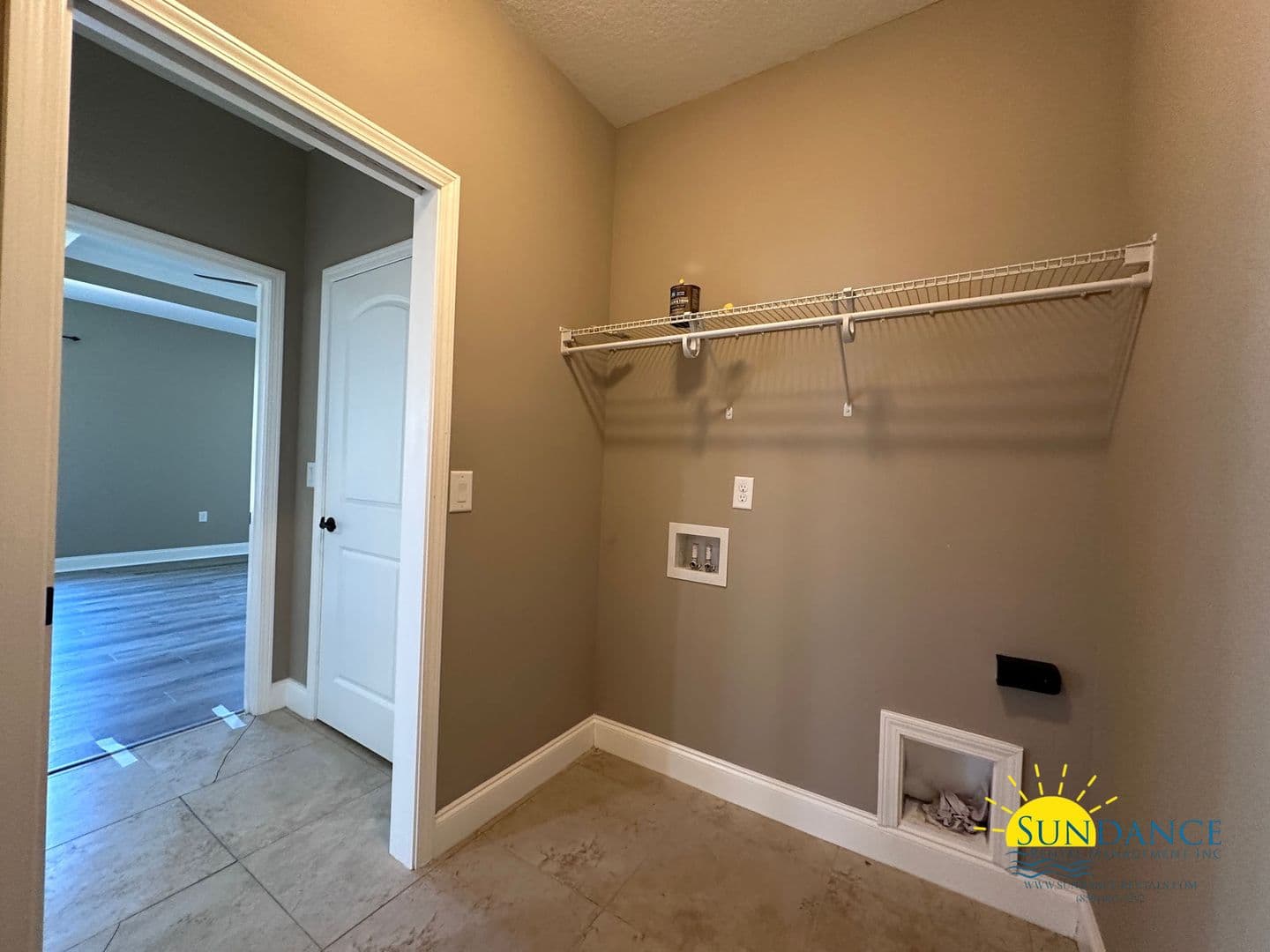 Mary Esther House: 438 Bay Oaks Drive
