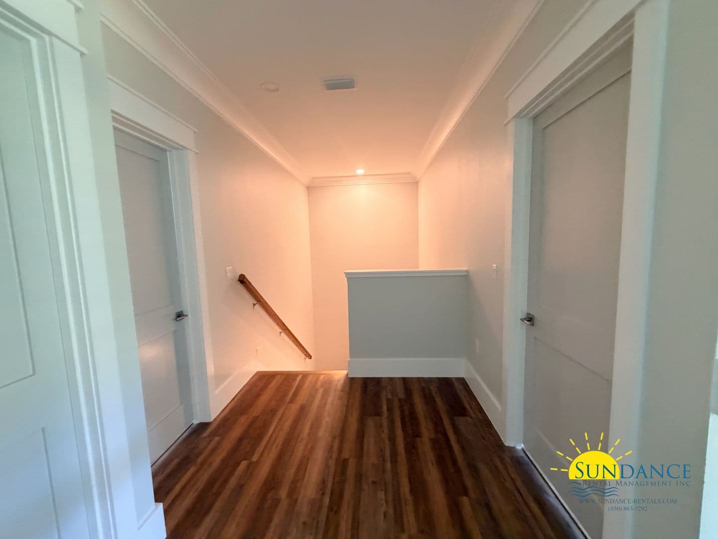 Crestview House: 5870 Saratoga Drive