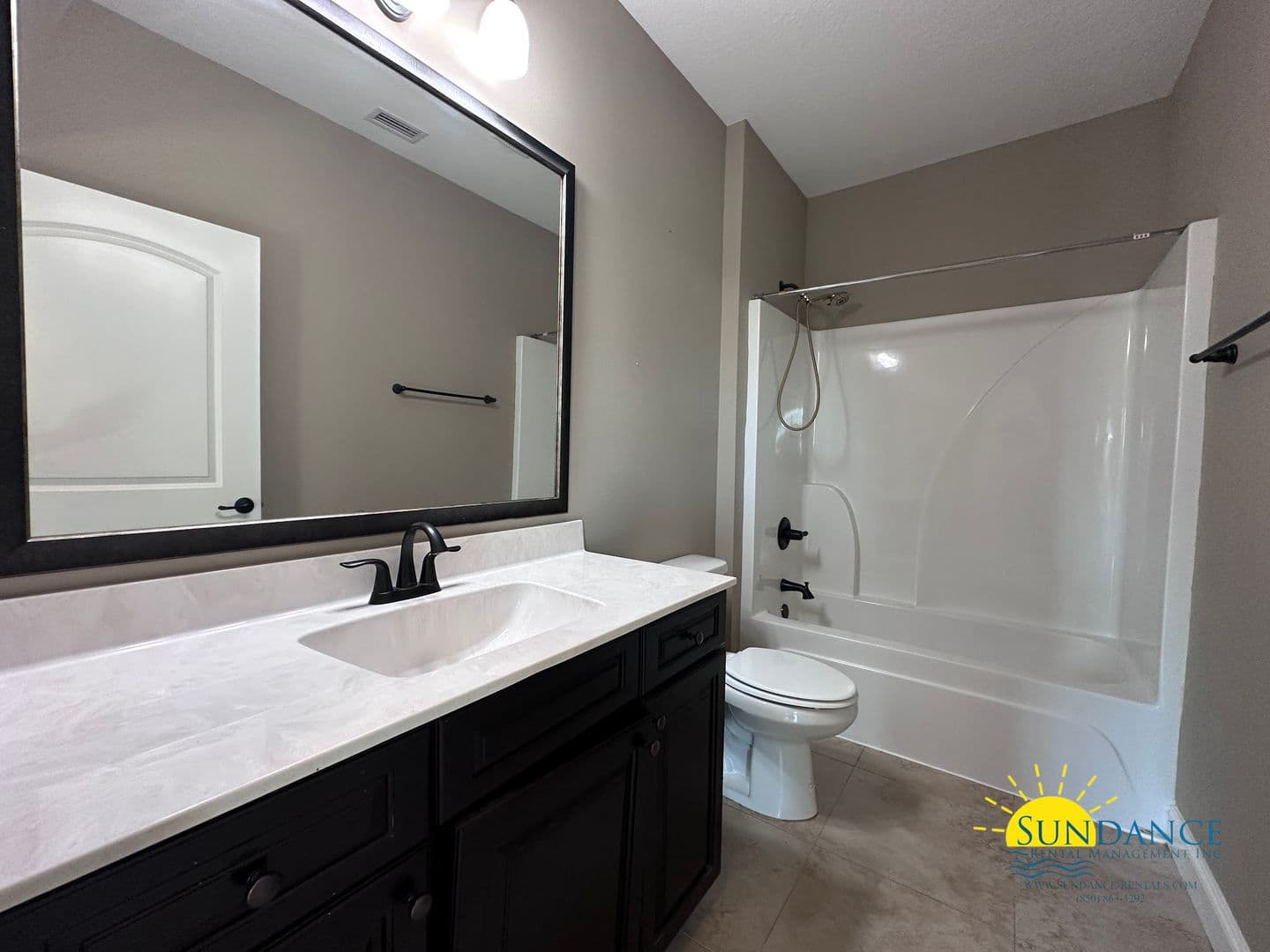 Mary Esther House: 438 Bay Oaks Drive