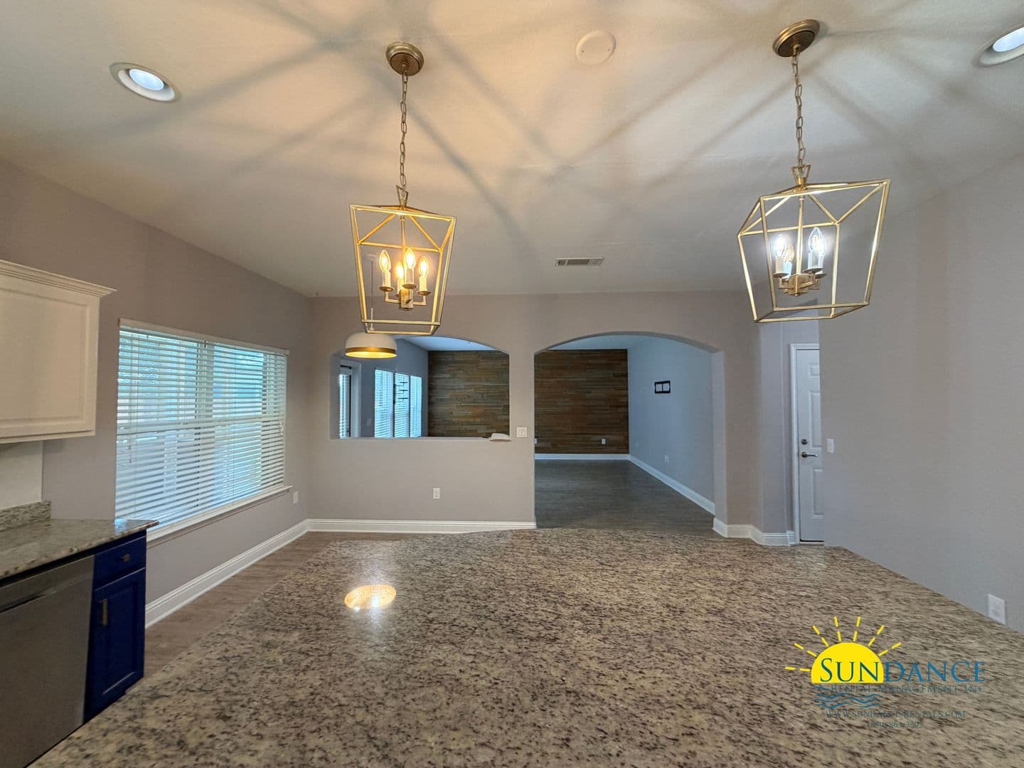 Navarre House: 8565 Holley Hills Circle