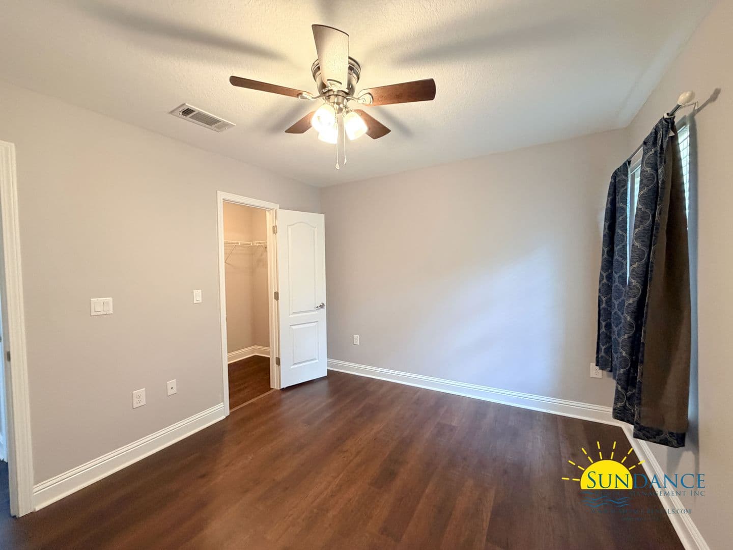 Navarre House: 8565 Holley Hills Circle