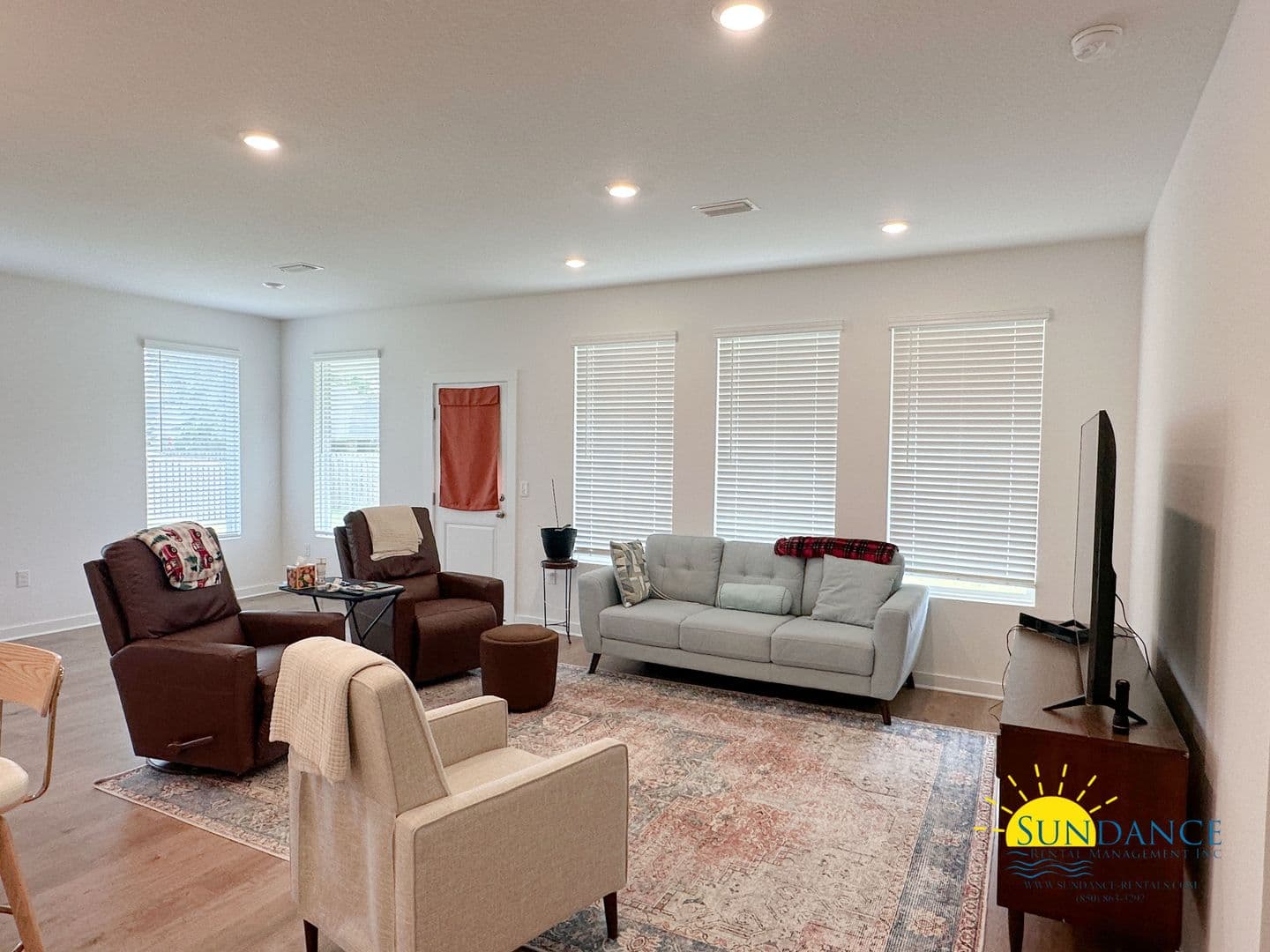 Pace House: 6278 Buckthorn Circle