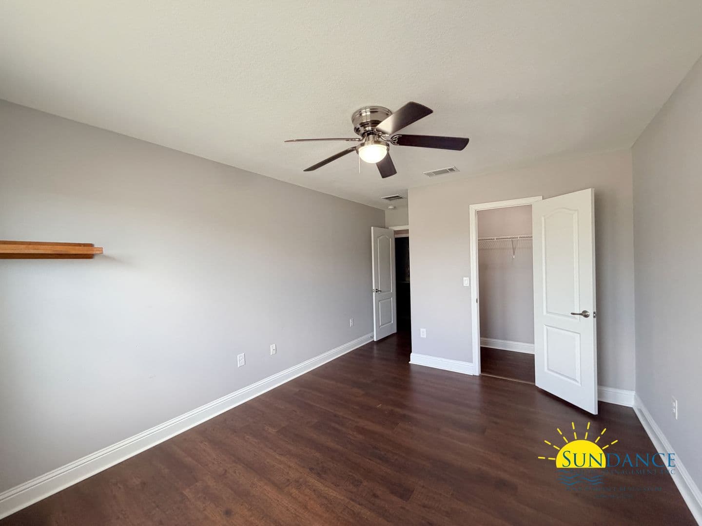 Navarre House: 8565 Holley Hills Circle