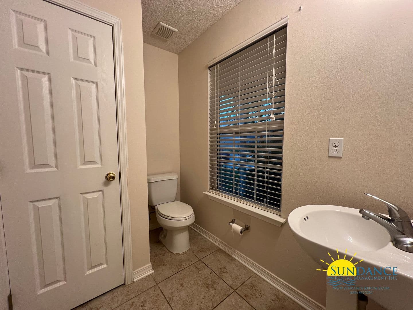 Crestview House: 303 Dahlquist Drive