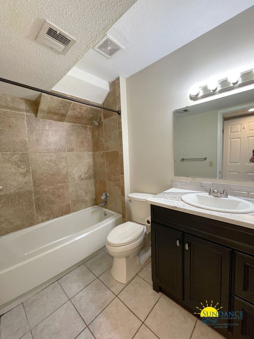 Shalimar Townhome: 133 4th Avenue