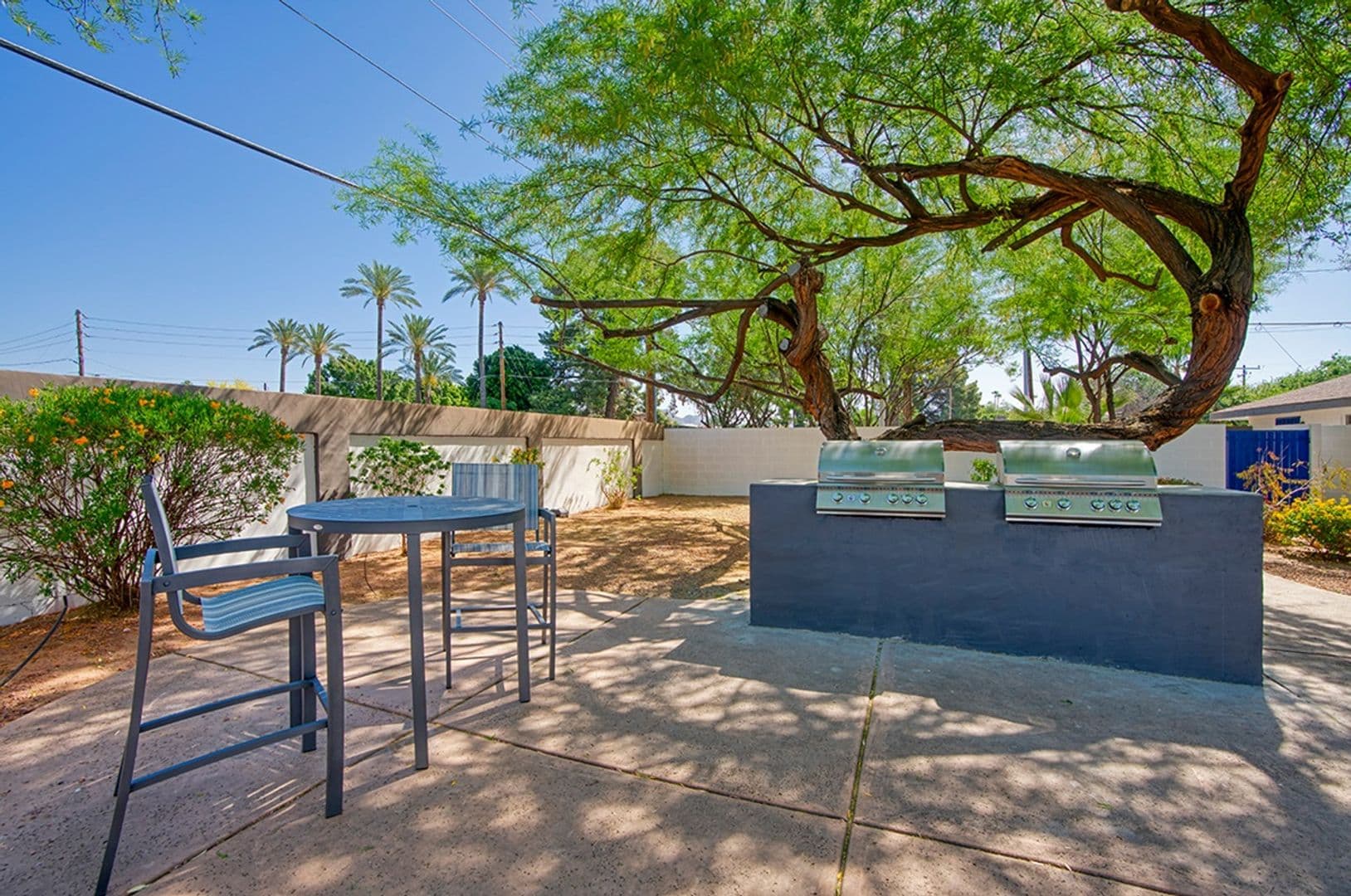 Phoenix Apartment: 929 E. Bethany Home Rd.