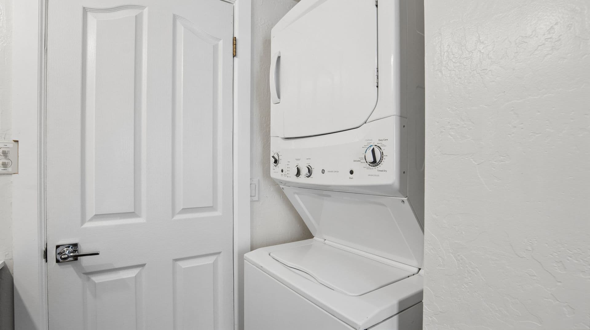 Phoenix Apartment: 2929 N. 55th Pl.