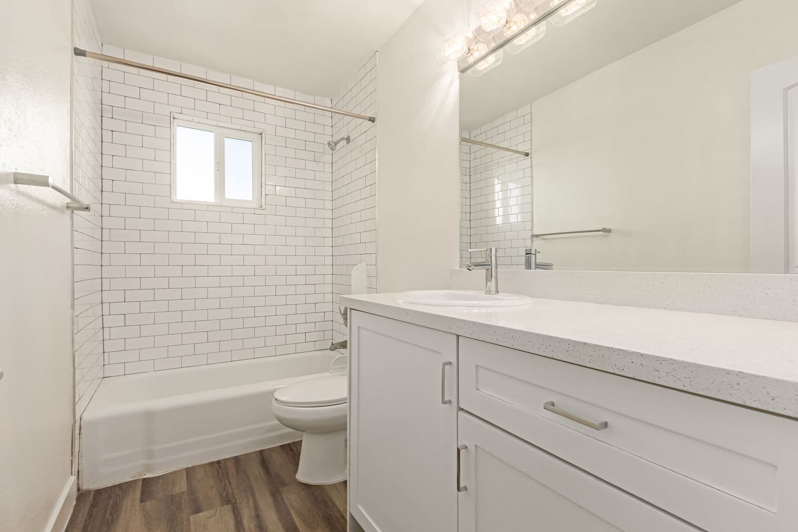 Phoenix Apartment: 2503 E. Clarendon Ave.