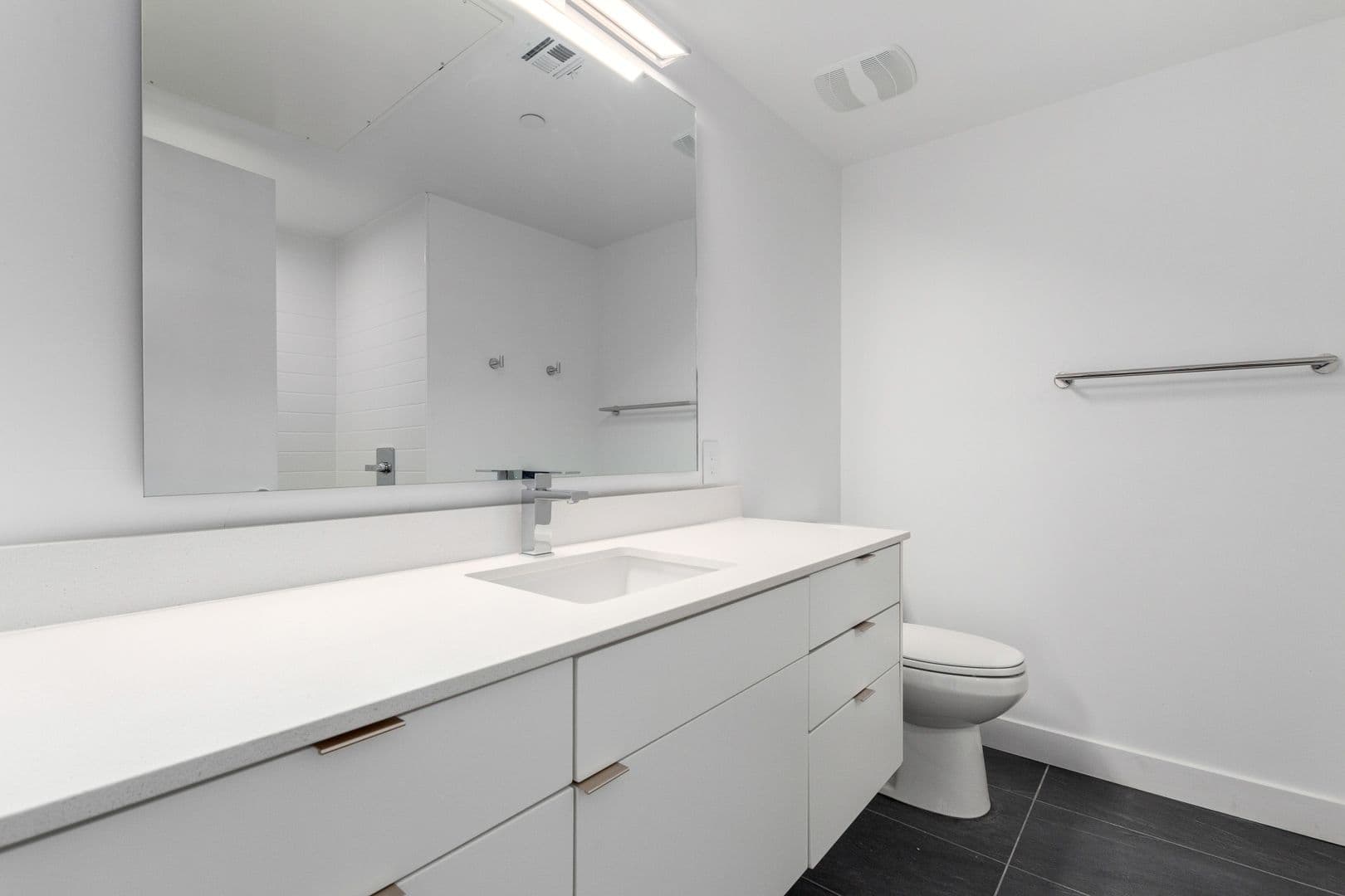 Phoenix Apartment: 531 E. Willetta St.