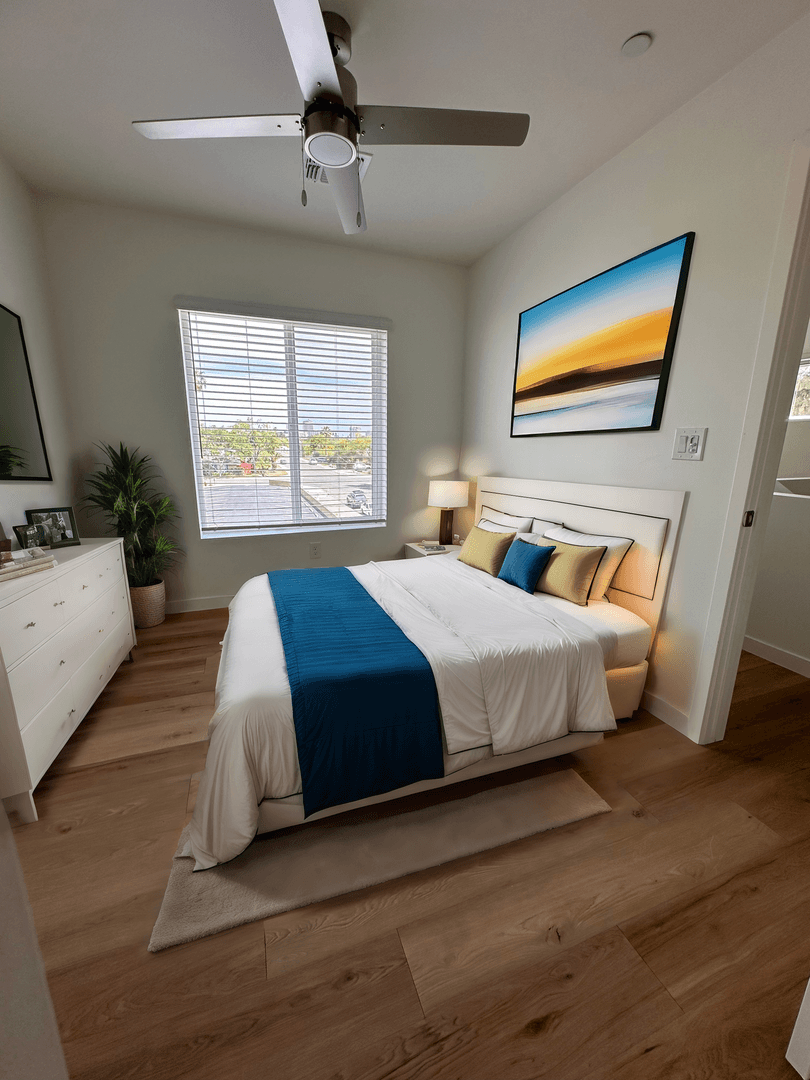 Phoenix Apartment: 1818 W Earll Dr