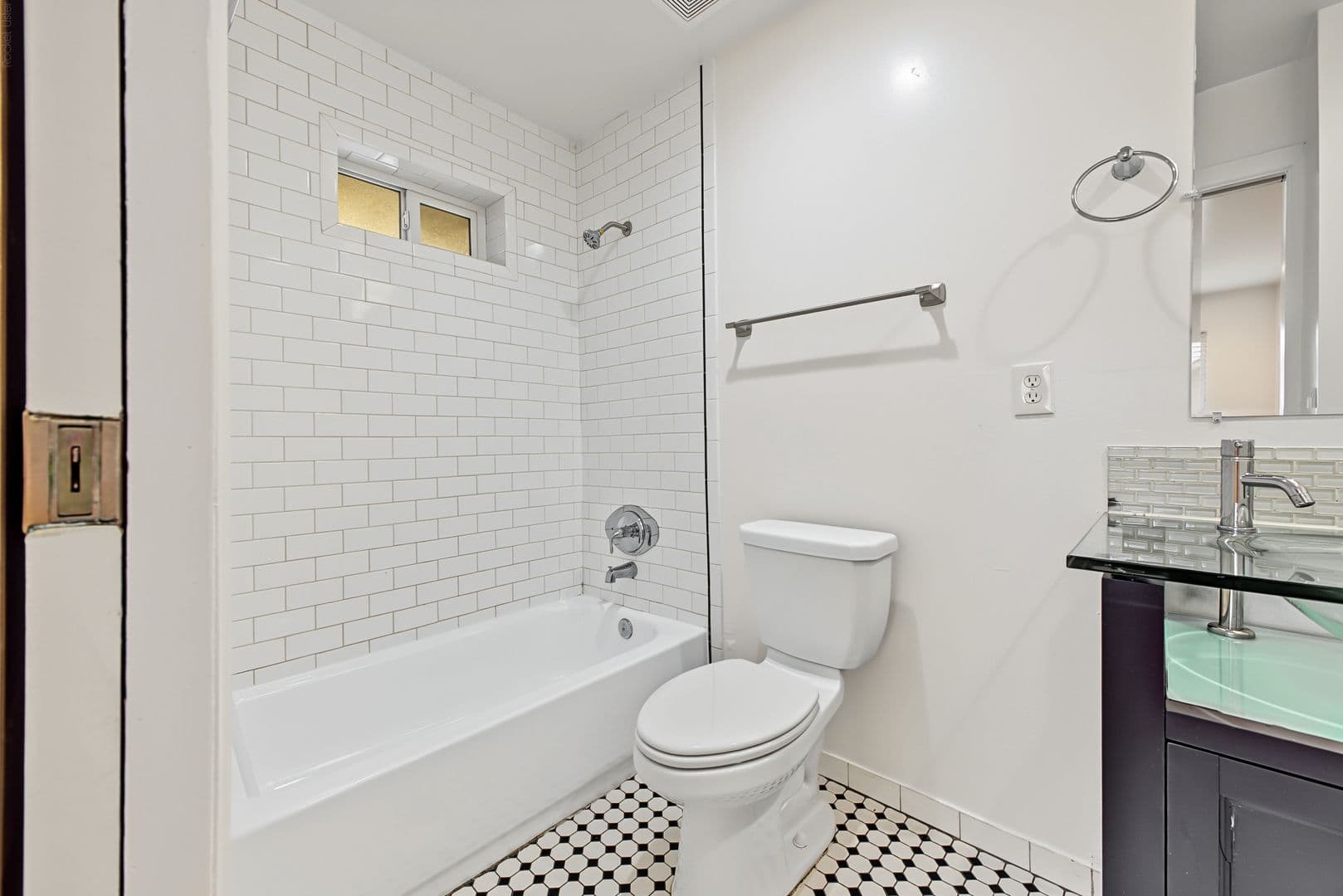 Phoenix Apartment: 3007 N. 22nd St.