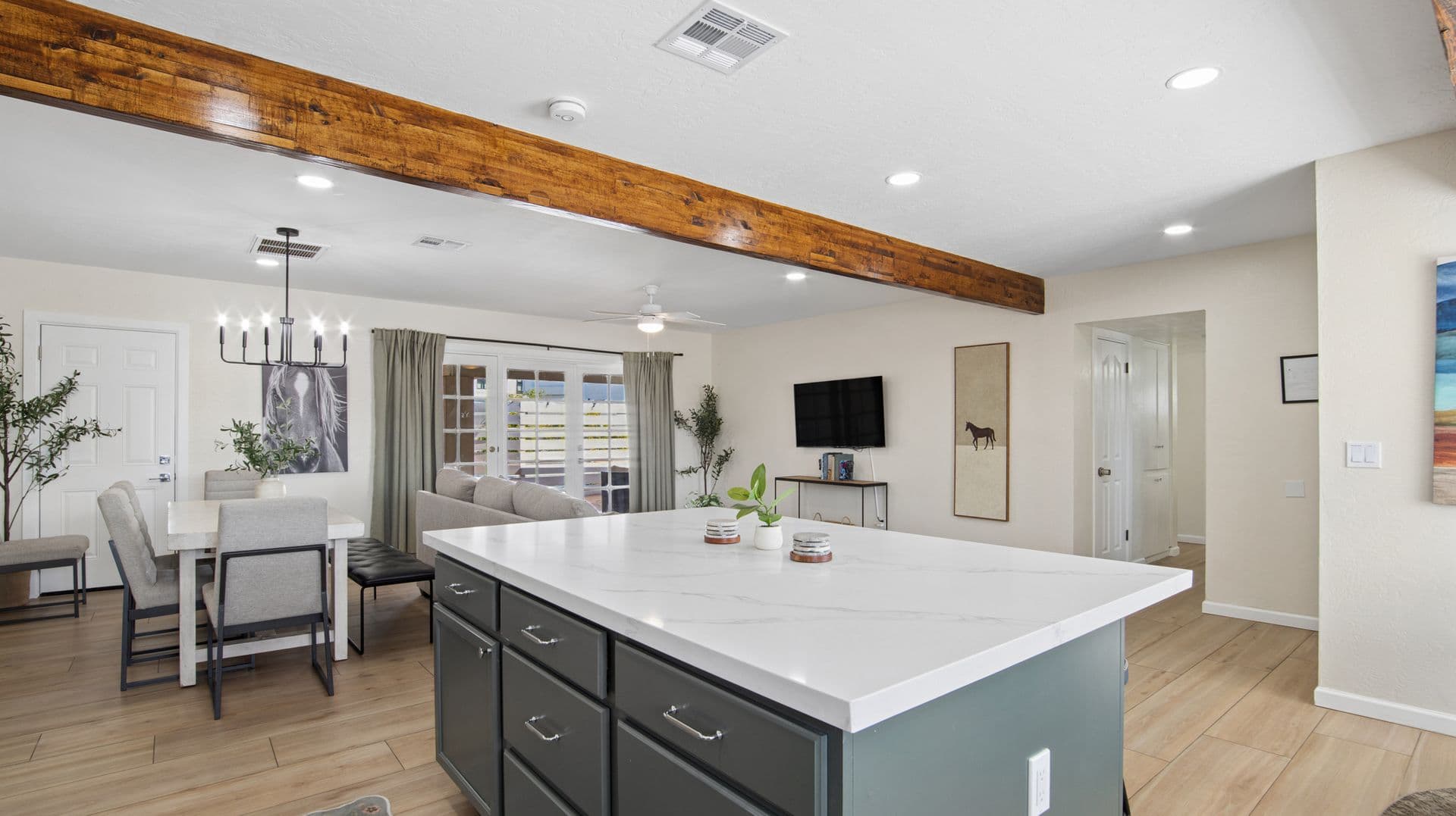 Phoenix Apartment: 2929 N. 55th Pl.