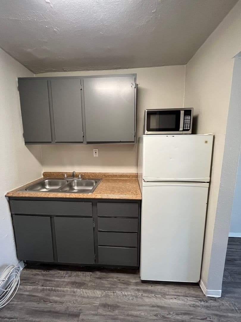 Phoenix Apartment: 1846 E. Washington St.