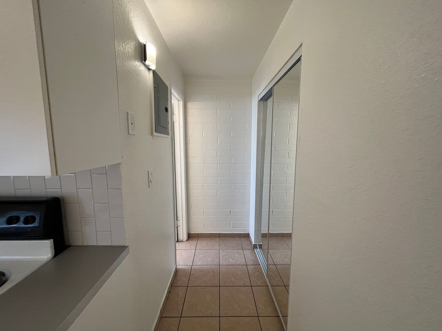 Phoenix Apartment: 901 E. Pierce St.