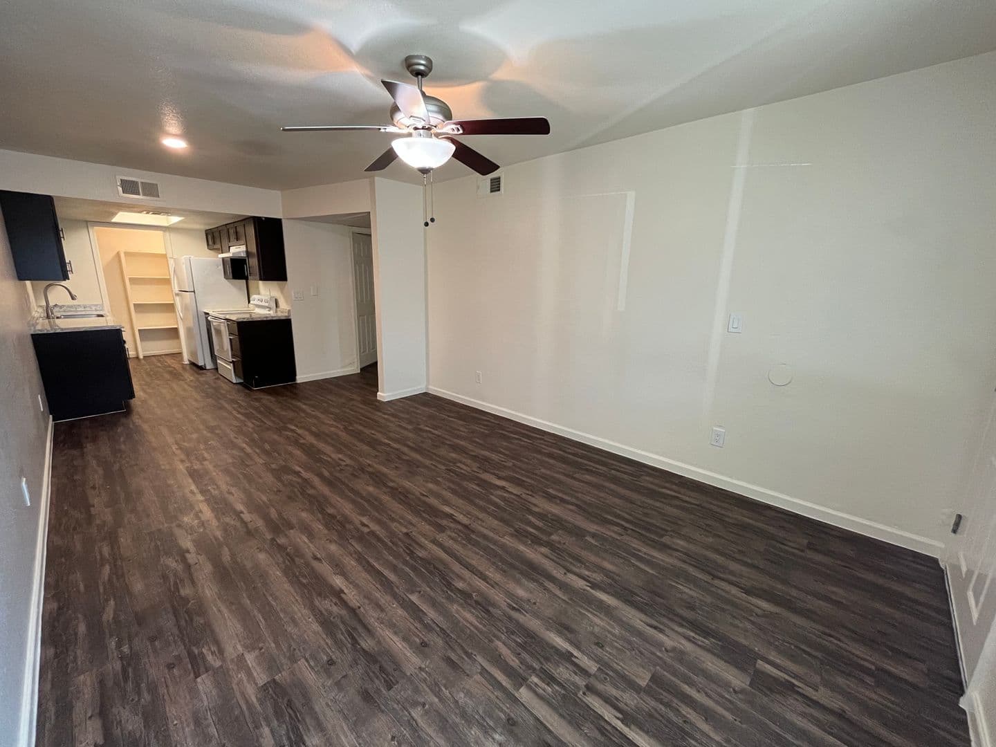 Mesa Apartment: 633 W. 1st Ave.