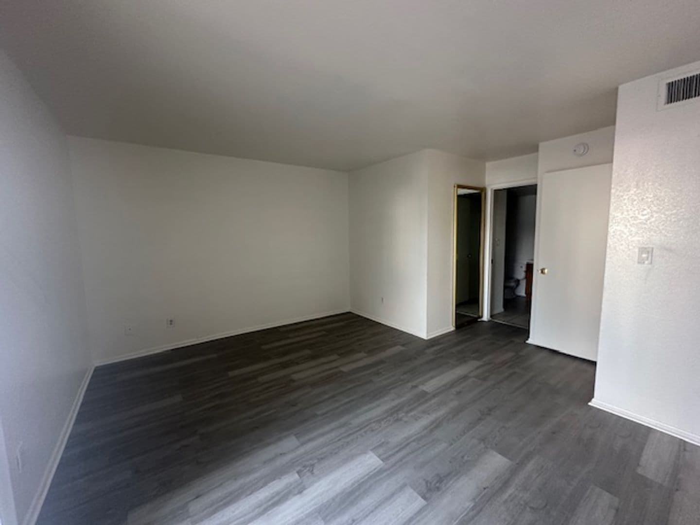 Glendale House: 4608 W Maryland Ave #113