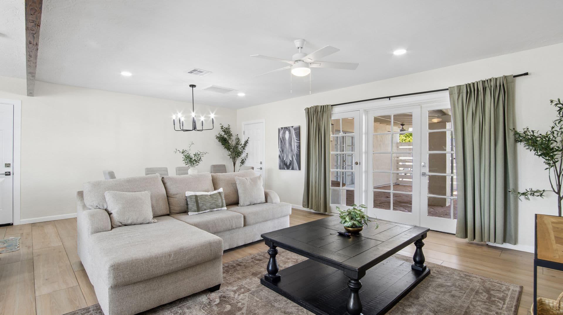 Phoenix Apartment: 2929 N. 55th Pl.