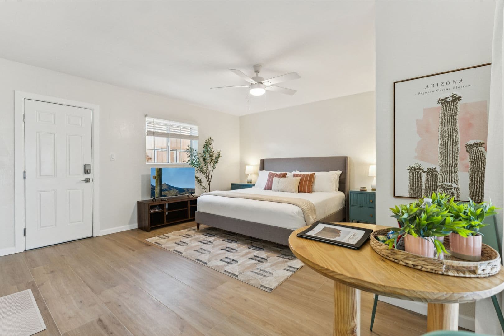 Phoenix Apartment: 2929 N. 55th Pl.