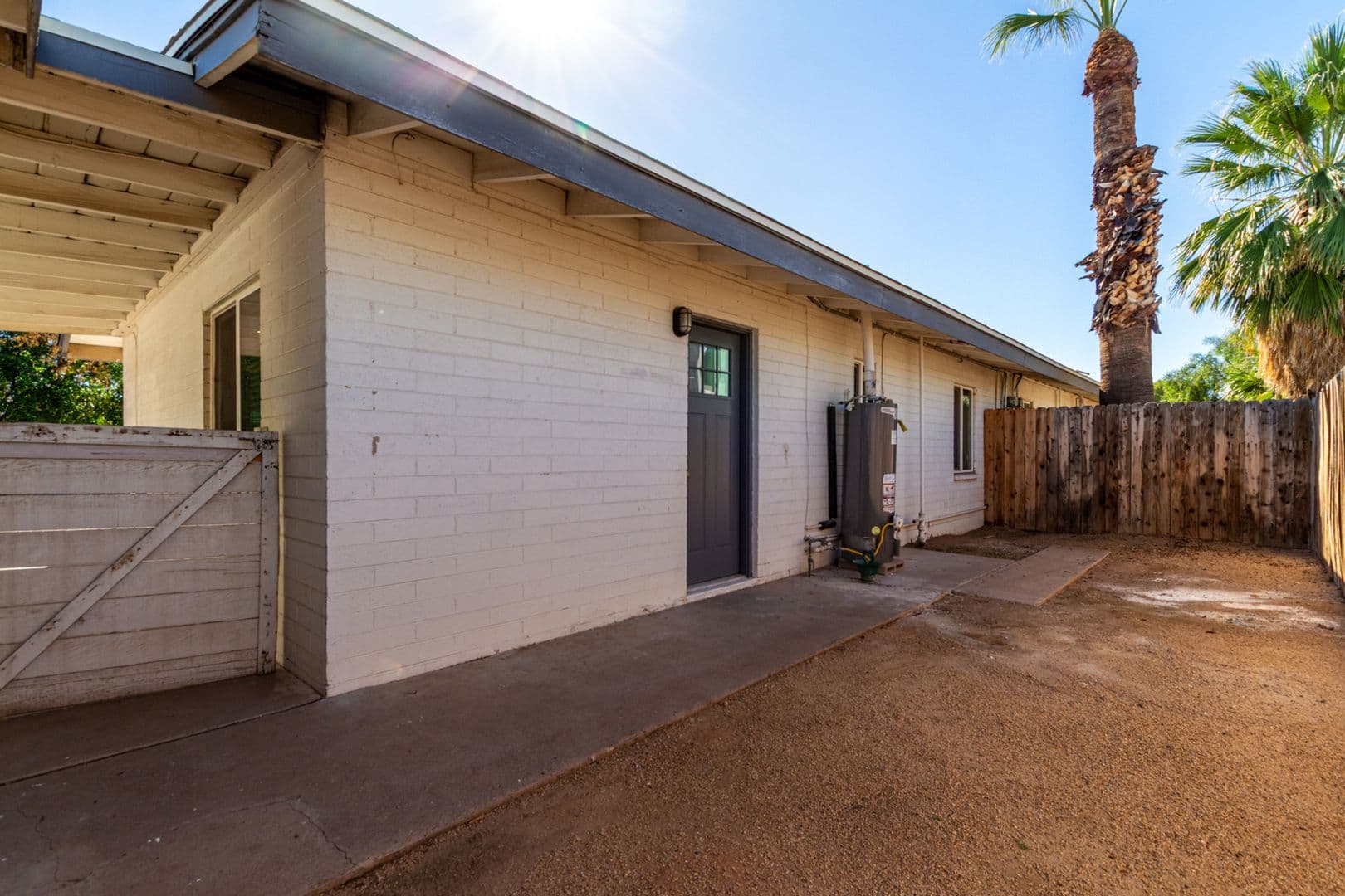 Phoenix Apartment: 3610 N 27th St
