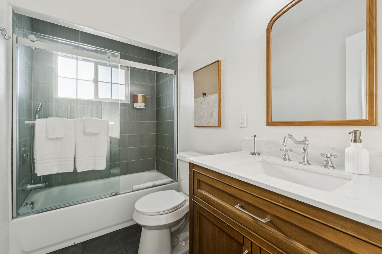 Phoenix Apartment: 2929 N. 55th Pl.