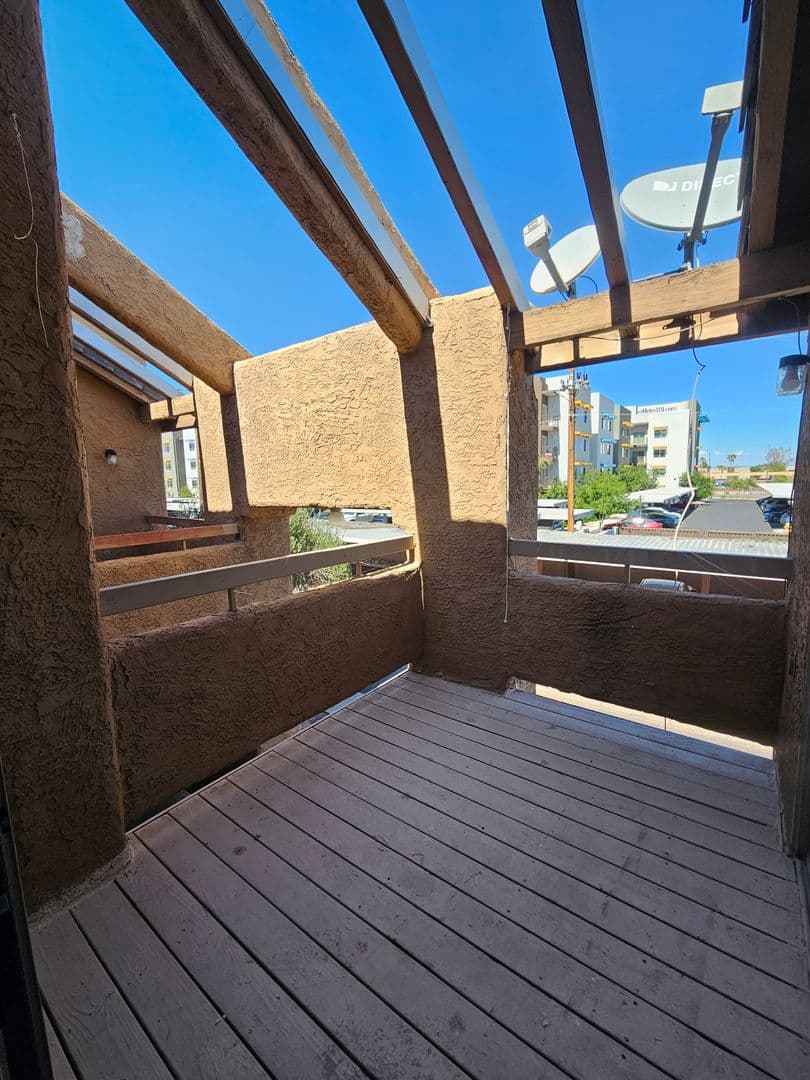 Tempe Apartment: 1370 S. Price Rd.