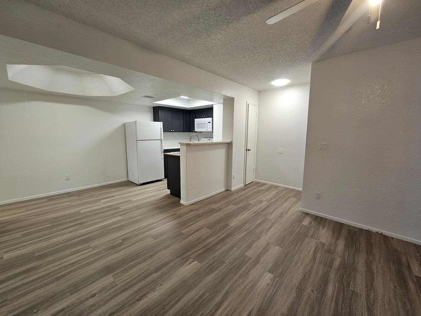 Tempe Apartment: 1370 S. Price Rd.