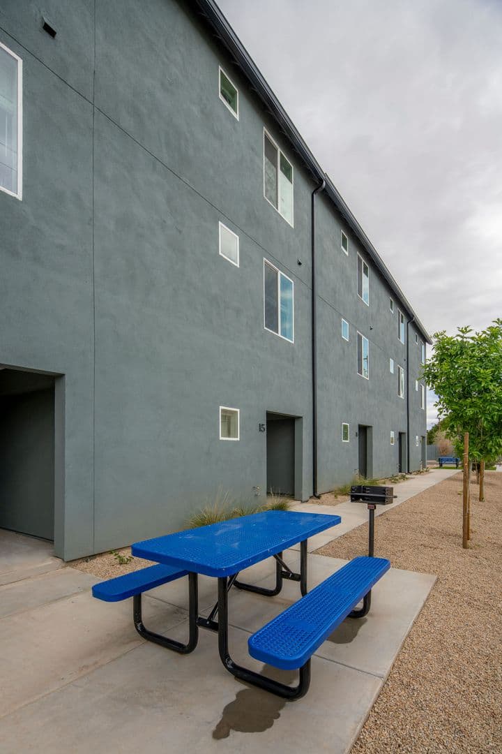 Phoenix Apartment: 1818 W Earll Dr