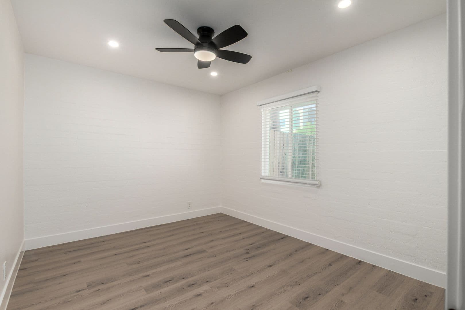Phoenix Apartment: 3610 N 27th St