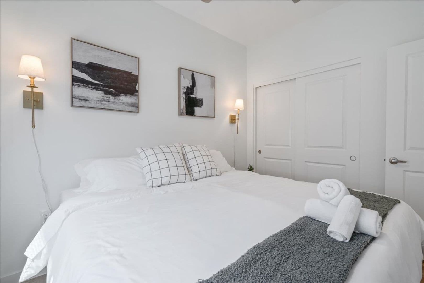 Phoenix Apartment: 1818 W Earll Dr