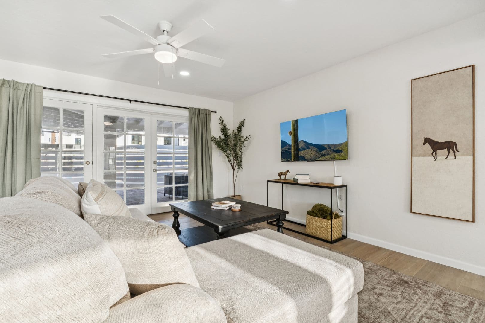 Phoenix Apartment: 2929 N. 55th Pl.
