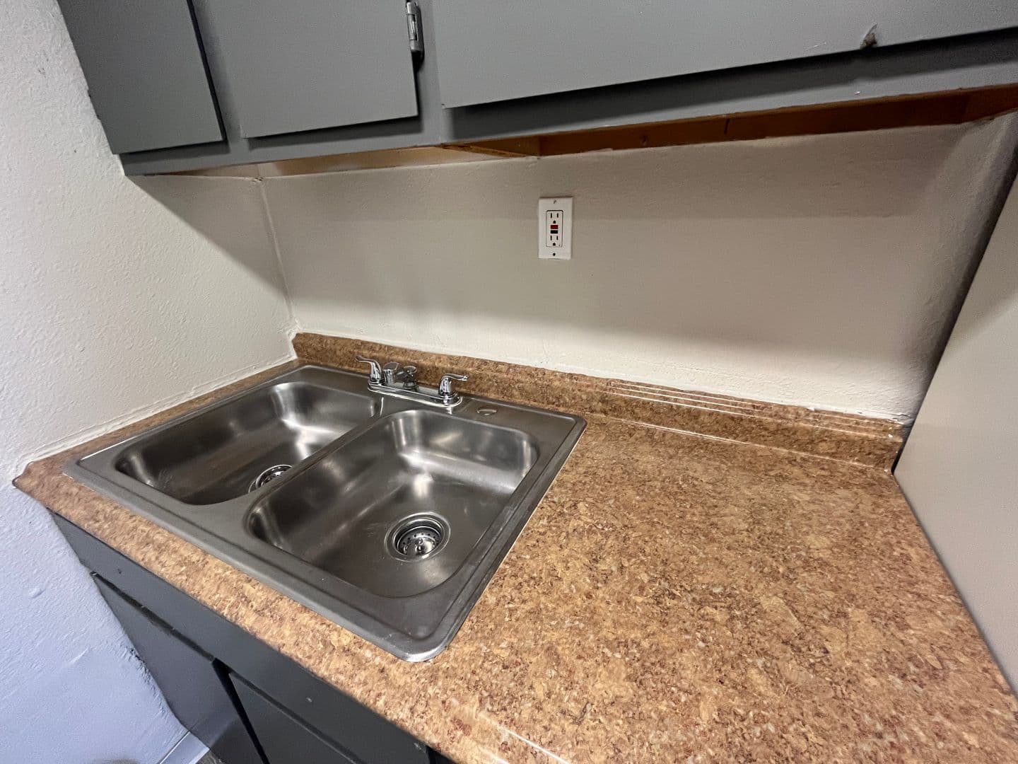 Phoenix Apartment: 1846 E. Washington St.